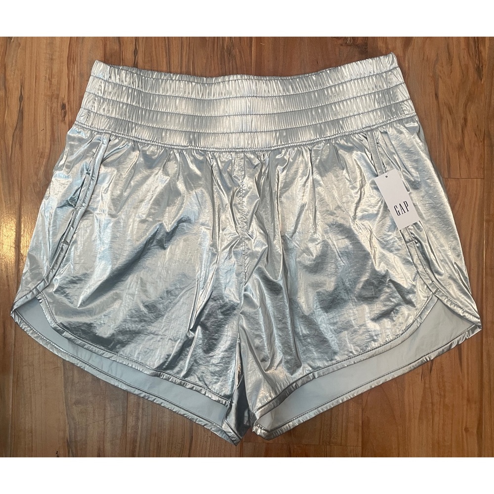GapFit High Rise Running Shorts 🤍